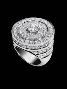 Δαχτυλίδι με πλατίνα και διαμάντια από την Harry Winston