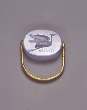 Χρυσό δαχτυλίδι με χρυσό χαλκηδόνιο, από το μουσείο Ερμιτάζ
