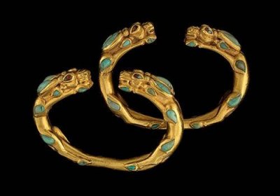 Αρχαία Ελληνικά χρυσά βραχιόλια -κοσμήματα με τιρκουάζ.
