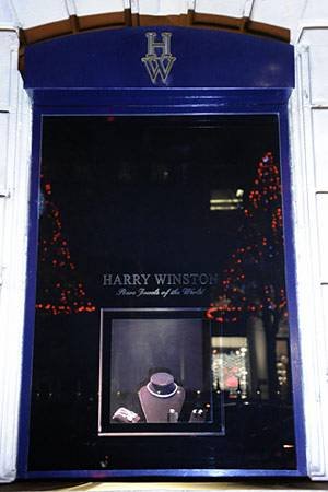 Βιτρίνα κοσμηματοπωλείου Harry Winston στο Παρίσι